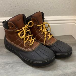 Nike duck boots